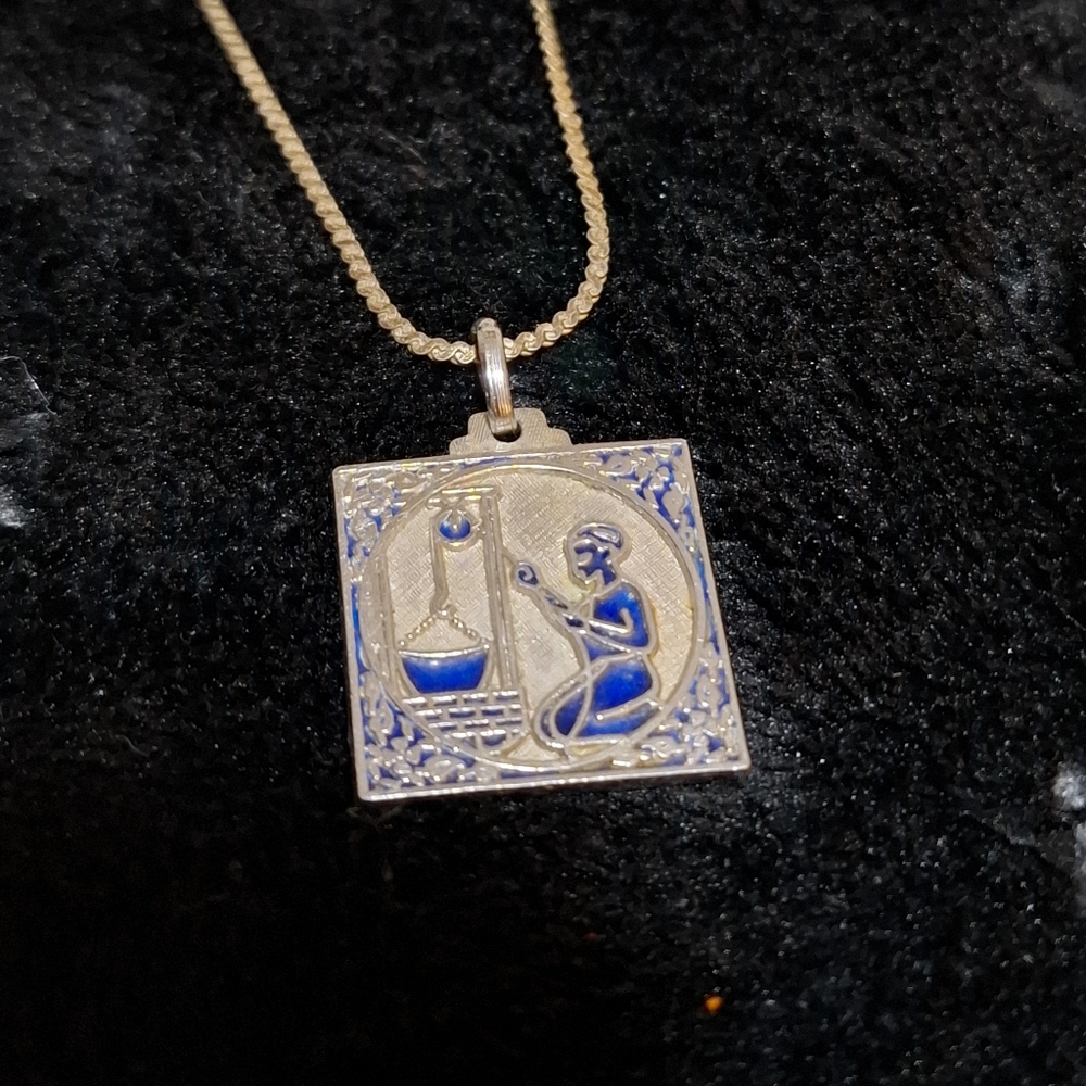 🛐Vintage 925 Sterling Silver Blue Enamel Italy Water Well Pendant Necklace - Picture 3 of 10